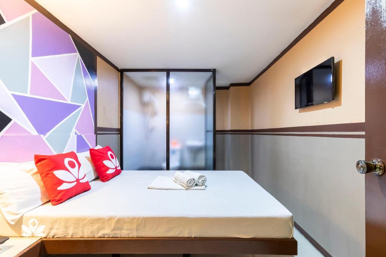 New York Hotel Miami Кесон-Сити Экстерьер фото